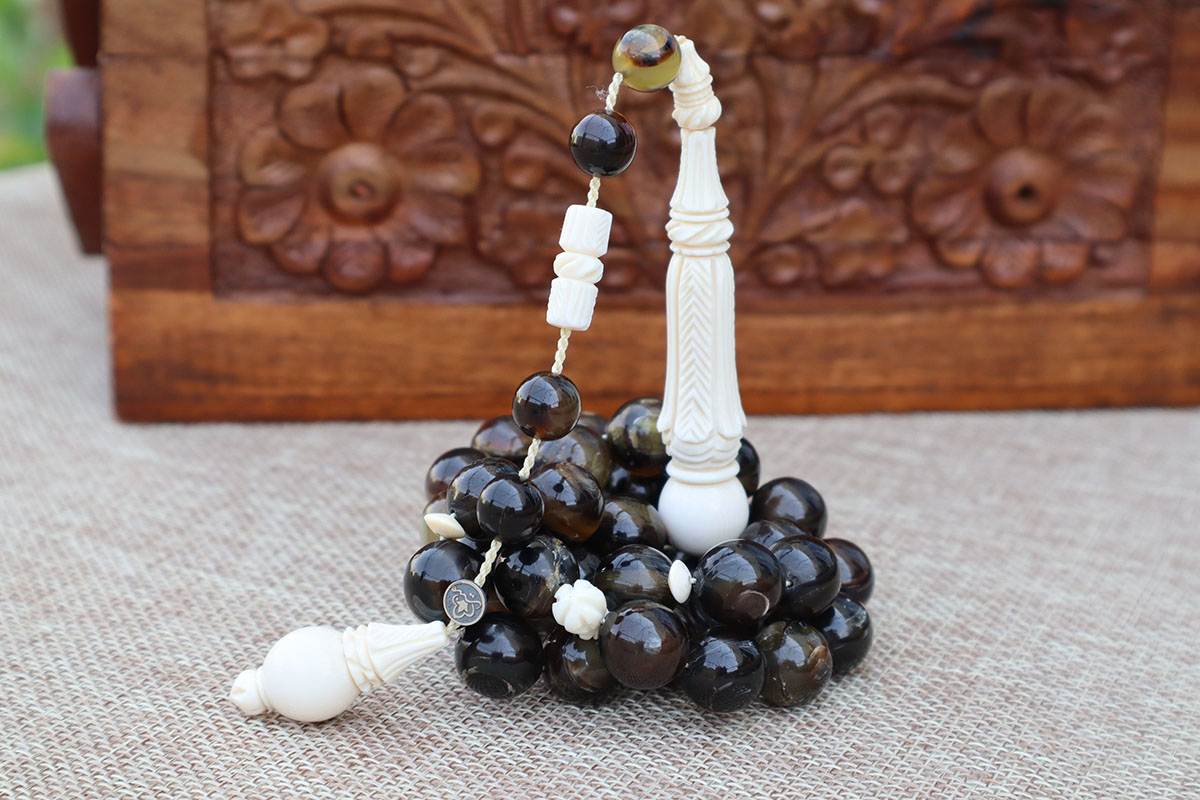 You are currently viewing Rosary made of Tortoiseshell and Ivory