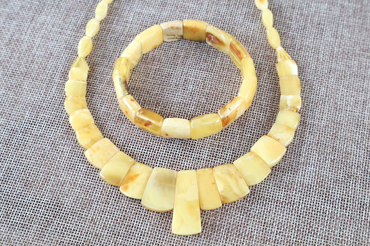 Baltic Amber Necklace and Bracelet Set