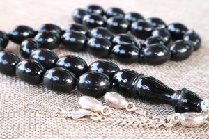 Read more about the article Old German Black Bakelite Rosary