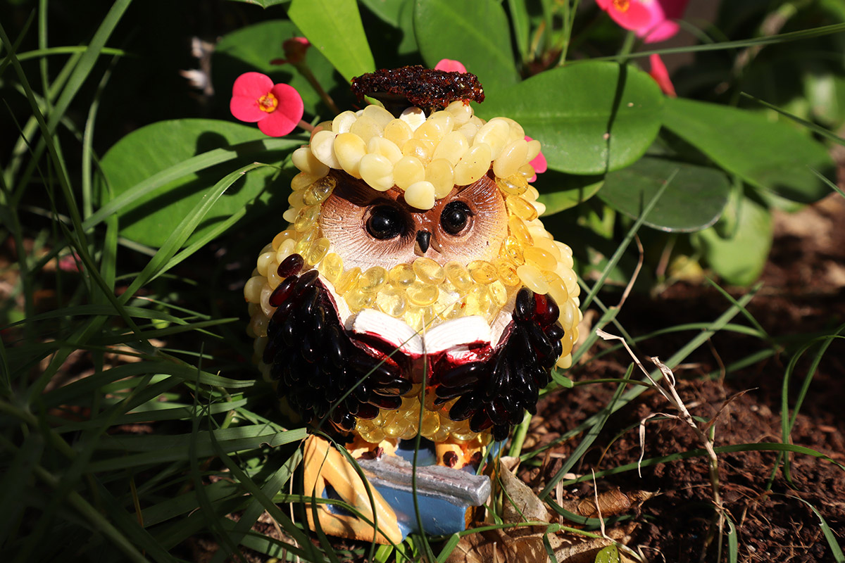 Figurine Owl encrusted with Baltic Amber